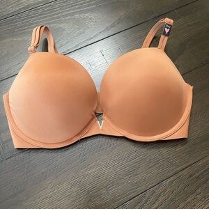 NWT VS push-up bra 32DD